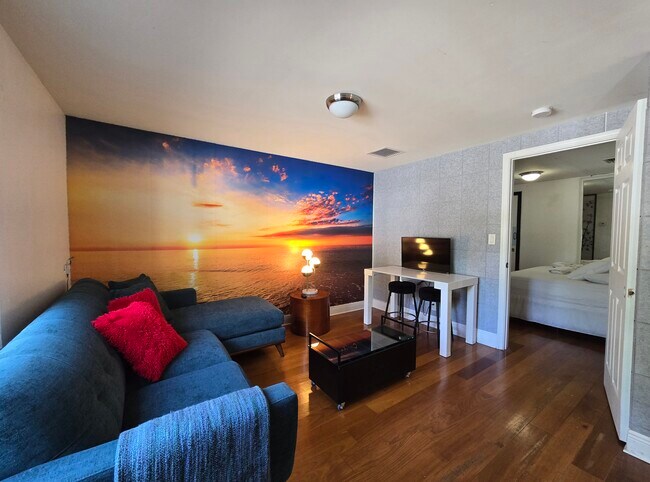 Building Photo - 1922 Garfield St