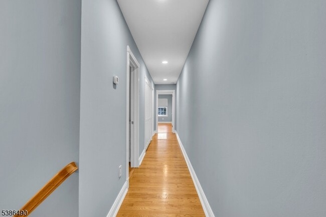 Building Photo - 7 Leahy Ct