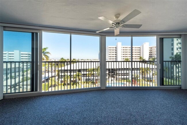 Building Photo - 3101 NE 47th Ct