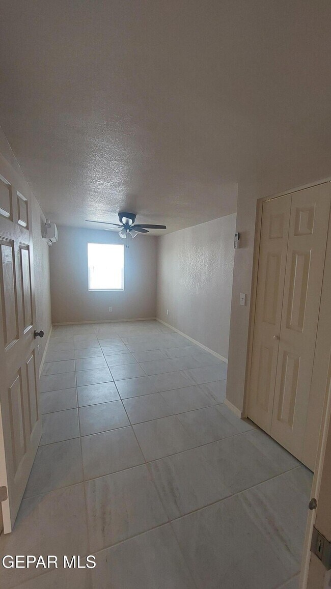 Building Photo - 675 Santa Barbara Dr