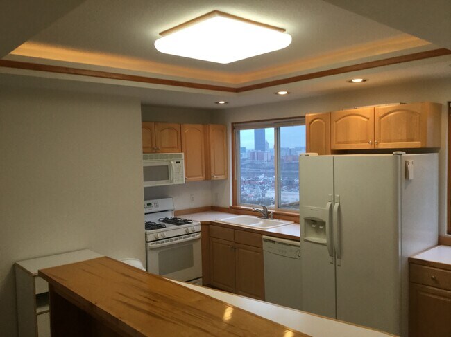 Building Photo - 2309 Wellington St