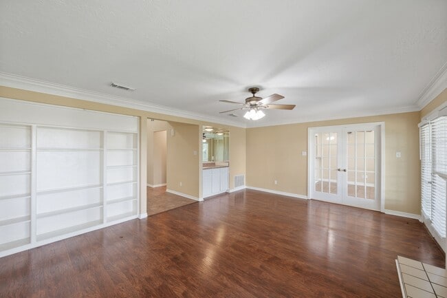 Building Photo - 8030 Pine Falls Dr