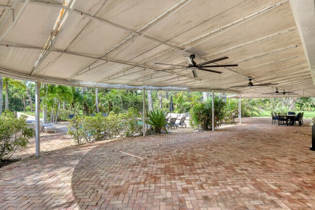 Building Photo - 10780 Anderson Ln