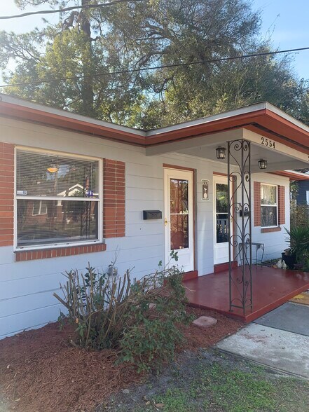 Building Photo - 2554 Ernest St