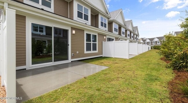 Building Photo - 8067 Purchase Ne Pl