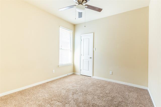 Building Photo - 2943 Ladoga Dr