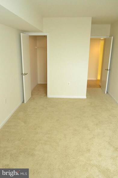 Building Photo - 1001 N Randolph St