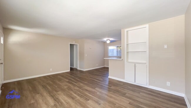 Interior Photo - 2609-2615 Fairmount Ave