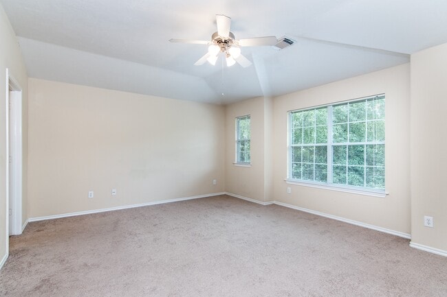 Building Photo - 207 N Burberry Park Cir