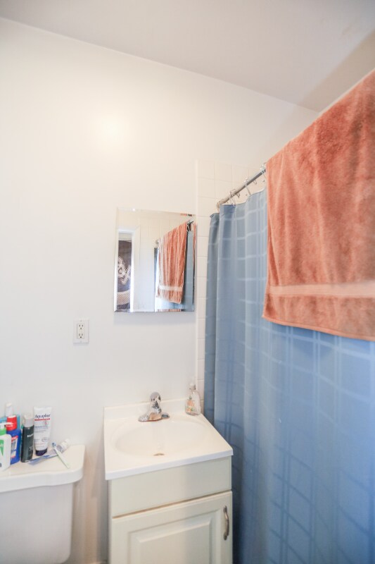 Building Photo - 1811 N Wells St