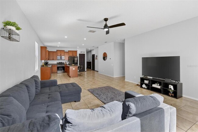 Building Photo - 653 Petal Mist Ln