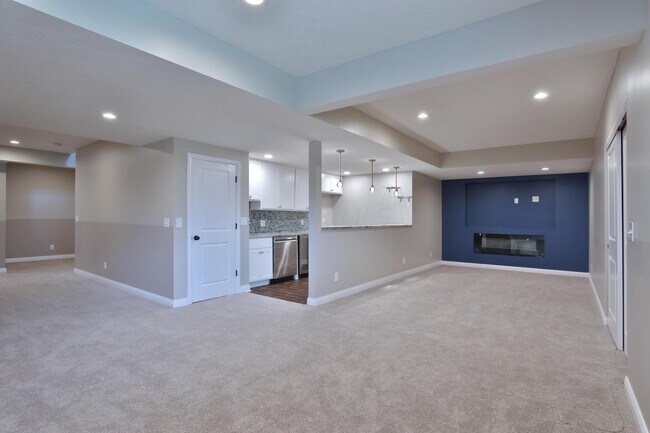 Building Photo - 1412 Leesland Dr