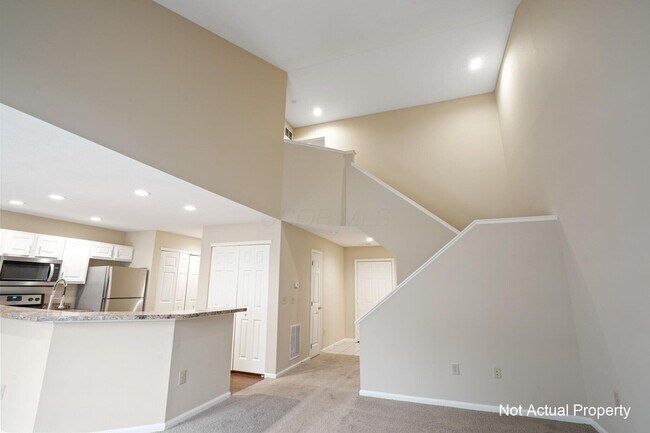 Building Photo - 5002 Stratford Pine Ln