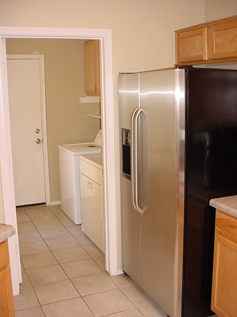 Building Photo - Fantastic home in gated Brenna Park.