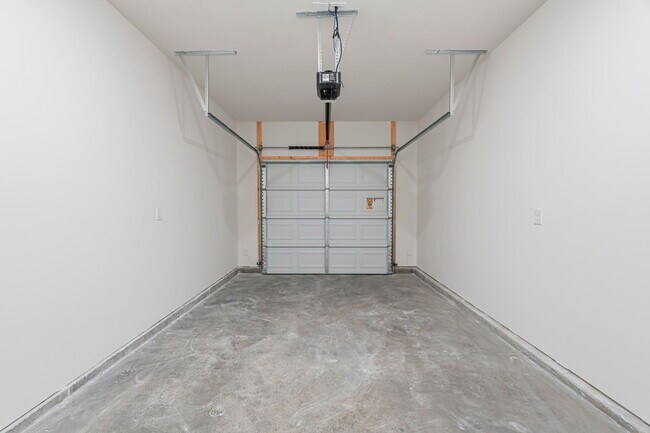 Building Photo - 231 Jace Wy