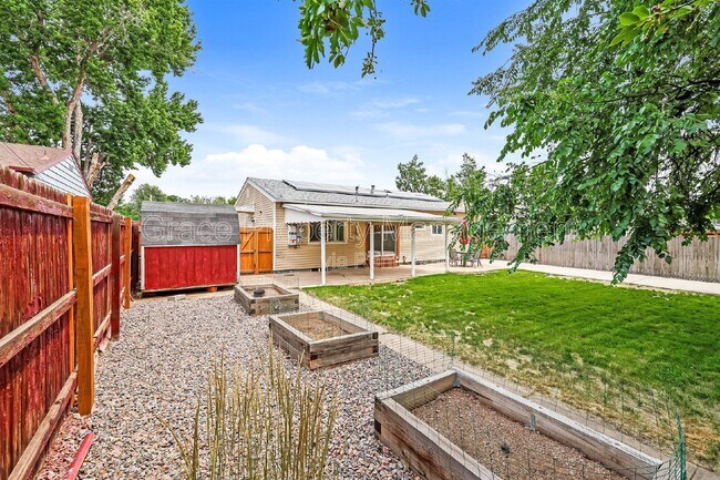 Building Photo - 1611 S Julian Way