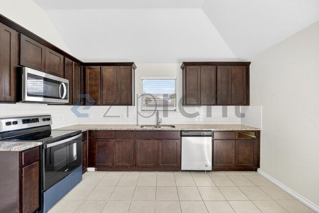 Building Photo - 1512 Chama Dr