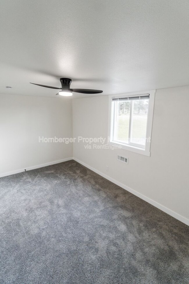 Building Photo - 1909 S Garden Springs Rd