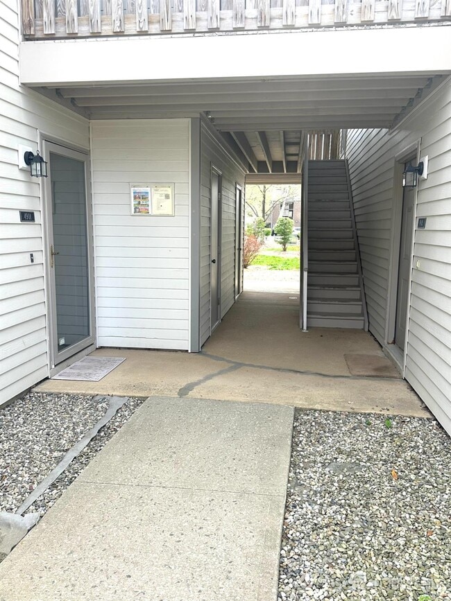 Building Photo - 4901 Ravens Crest Dr