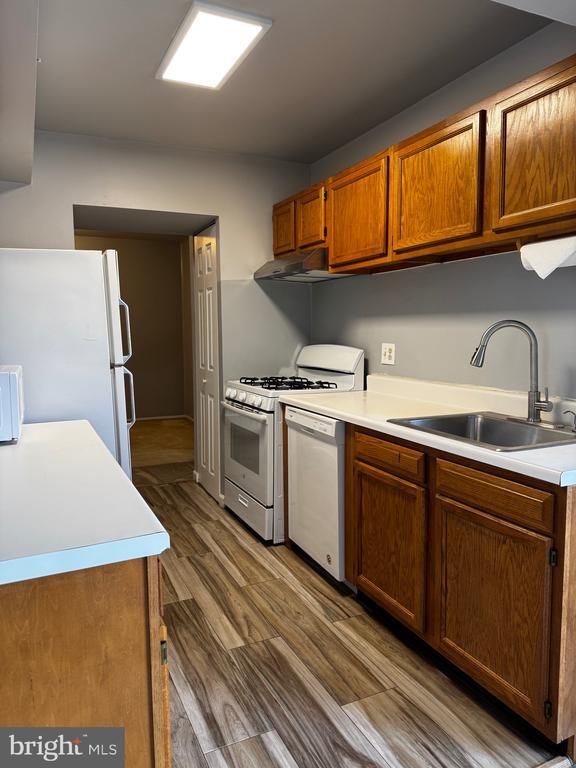 Building Photo - 11238 Cherry Hill Rd