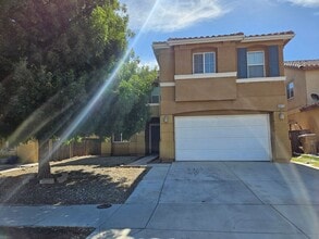 Building Photo - 5 BEDROOM OAK HILLS / HESPERIA HOME