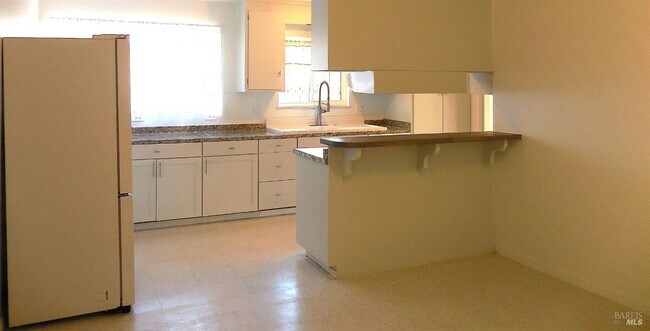 Building Photo - 143 Kit Carson Way