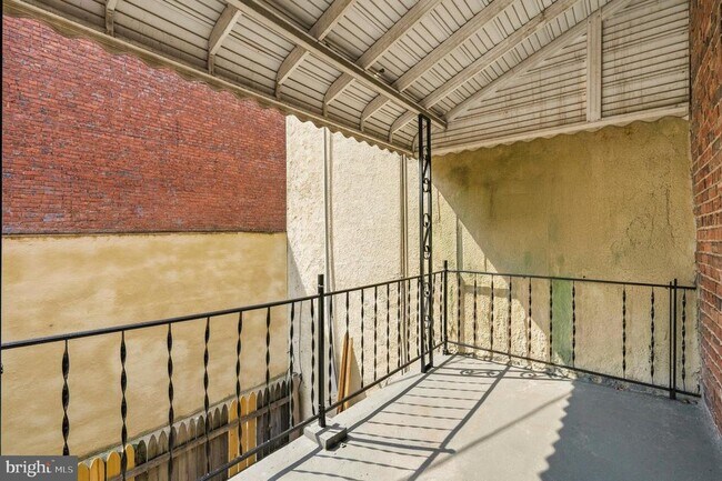 Building Photo - 1516 N Luzerne Ave