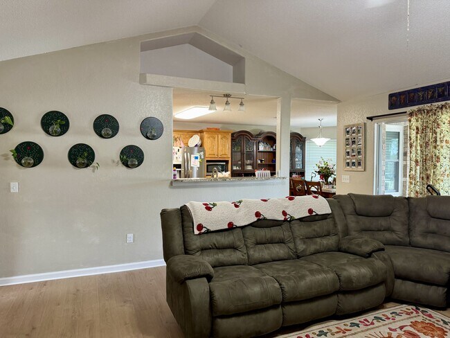 Building Photo - 4693 Ridge Pointe Dr