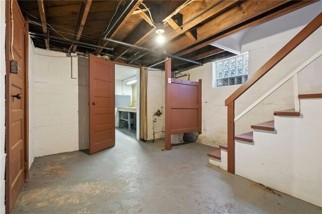 Building Photo - 229 Clairmont Ave