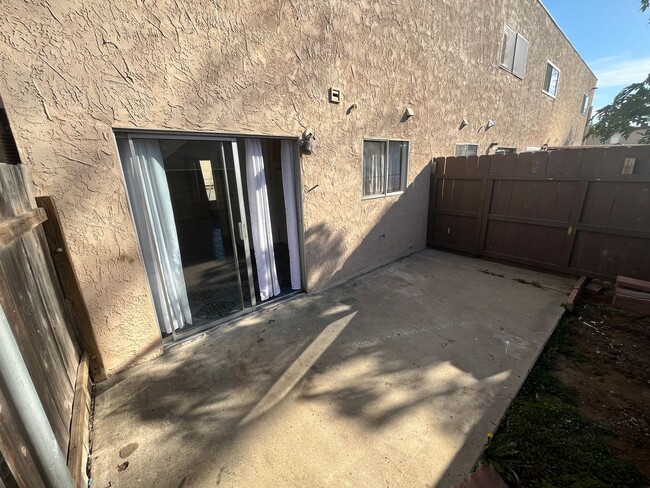 Building Photo - Anza Palms 2 Bedroom Townhome