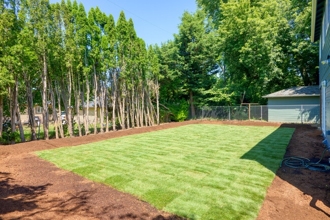 Building Photo - 215 SW 131st Ave