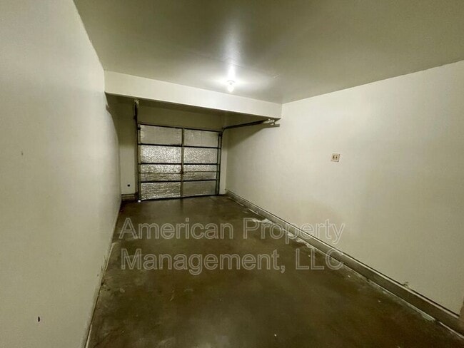 Building Photo - 1596 S 67th E Ave