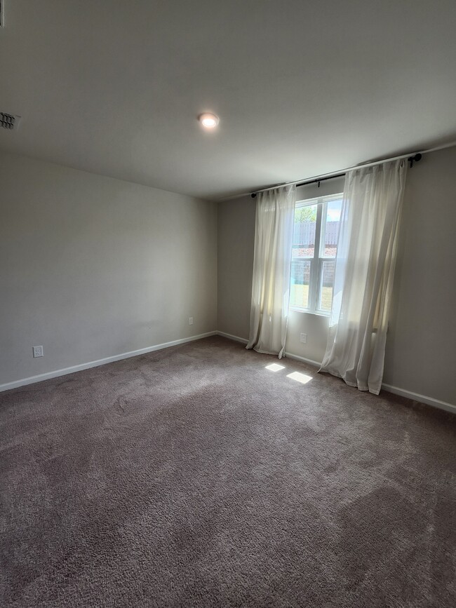 Building Photo - 116 Forthside Wy