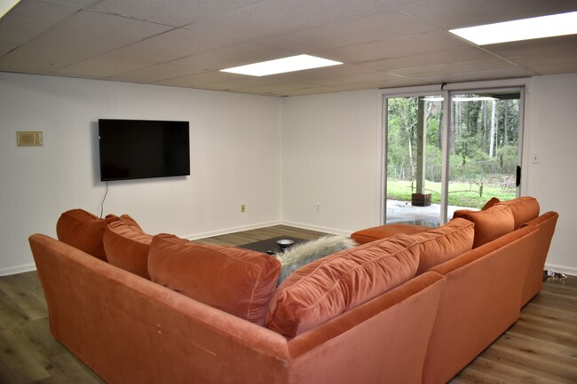 Building Photo - 265 Chaffin Rd