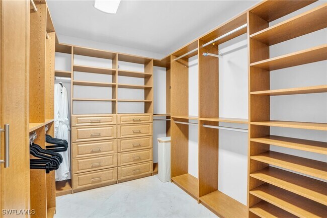 Building Photo - 265 Indies Way