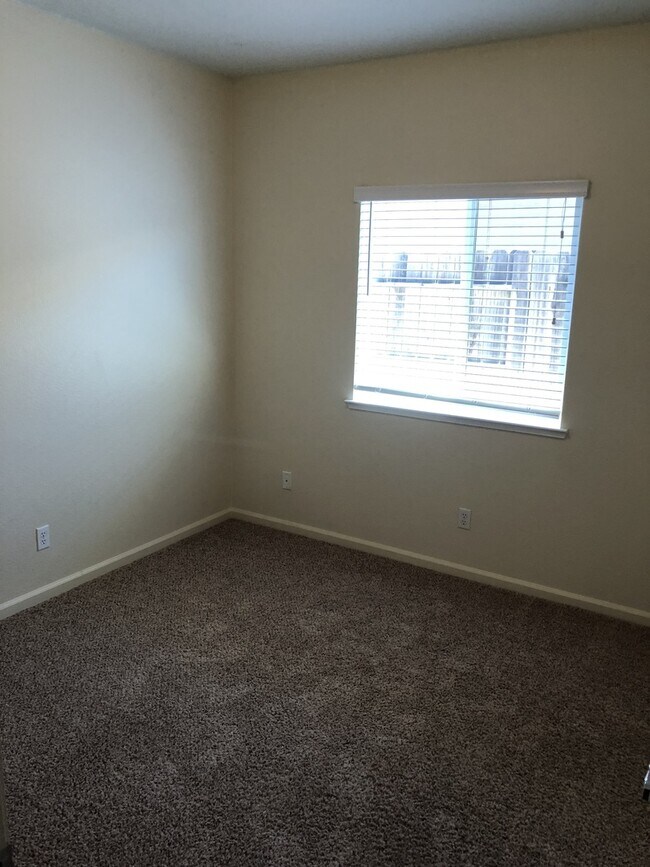 Building Photo - Highly Desired 4 Bedroom Empire Ranch Home!