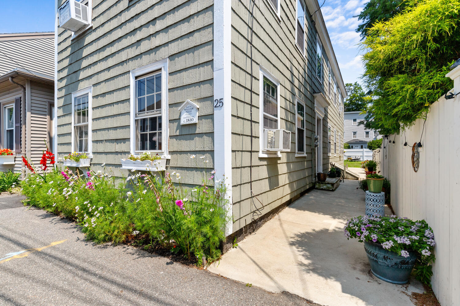 Building Photo - 25 Becket St