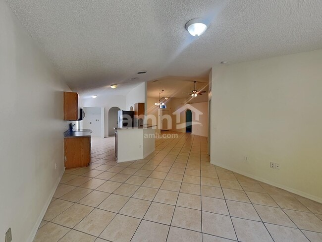 Building Photo - 784 Lake Doe Blvd