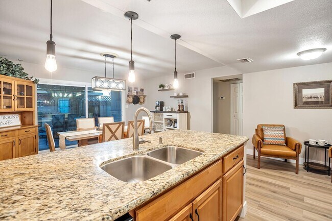 Building Photo - 5045 N 81st St