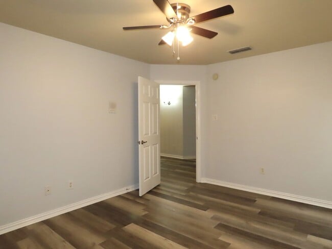 Building Photo - Coming Soon!! South Tyler, Stunning 4 Bedroom. 3.5 Downstairs Master Suite!!