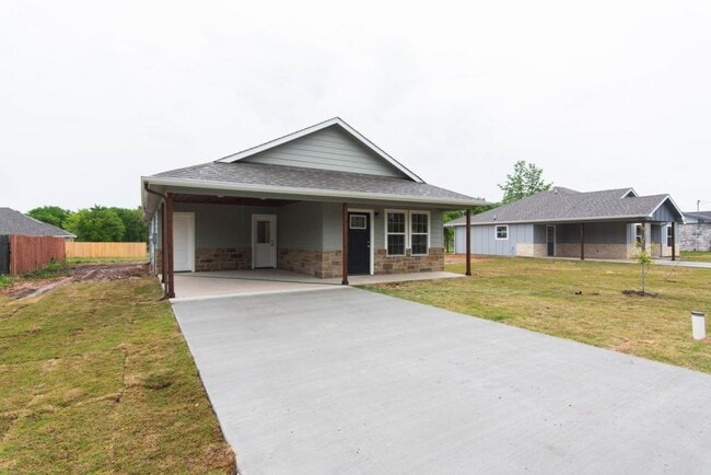 Building Photo - 400 Allen Ave