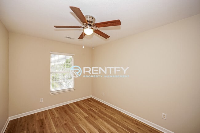 Building Photo - 2027 Quill Ct