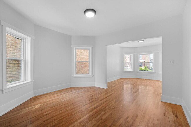 Building Photo - 1031 N Drake Ave