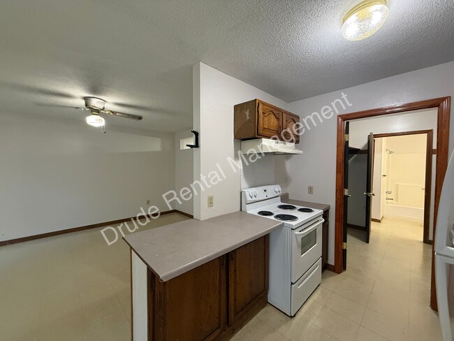 Building Photo - 13368 Berry Bowl Rd