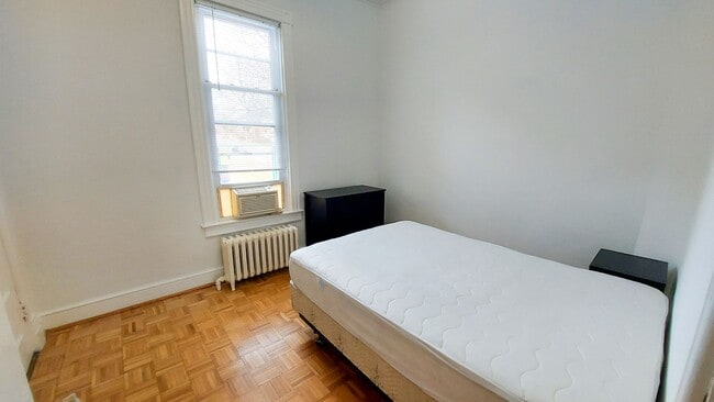 Building Photo - Charming and Sunlight 3BD, 1 BA in the Quaint DC Suburb of Mount Rainer, MD!!!