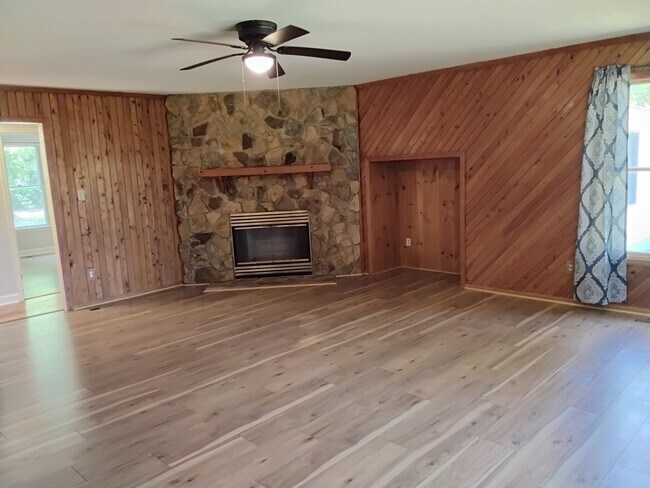 Building Photo - 4331 NC-24