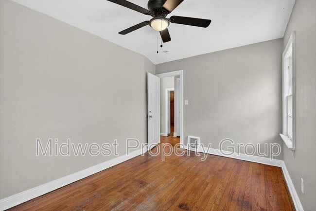 Building Photo - 46 N Harvey Ave