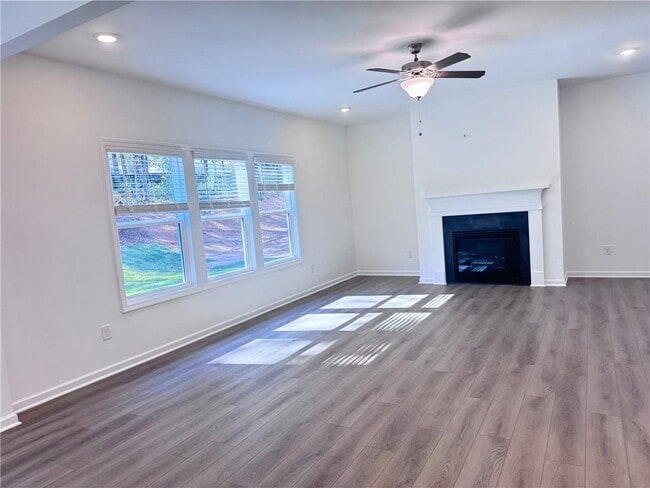 Building Photo - 334 Silverleaf Trl