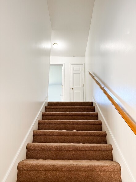 Building Photo - 174 Boswell Cir