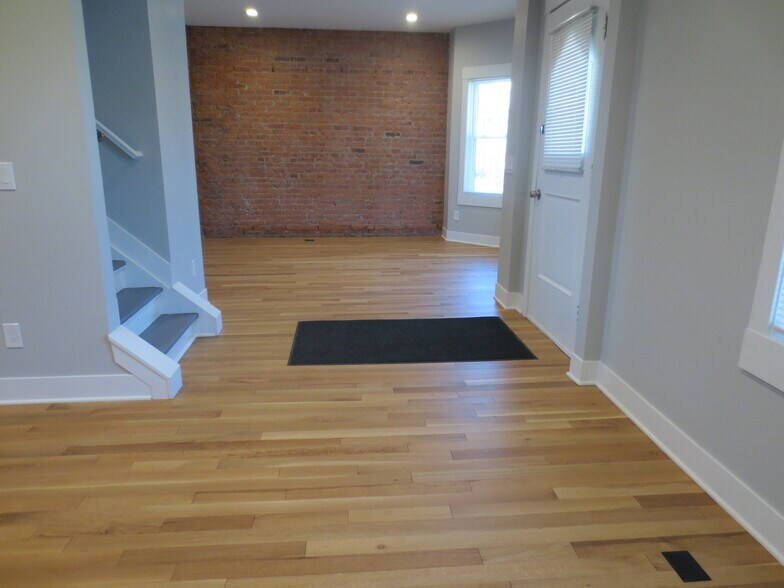 Building Photo - 1782 W 44th St